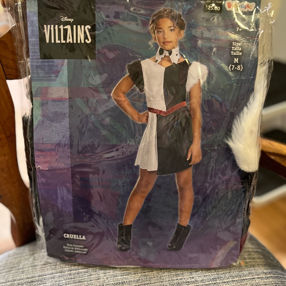 New girl’s size 7 / 8 Cruella DeVille Dress